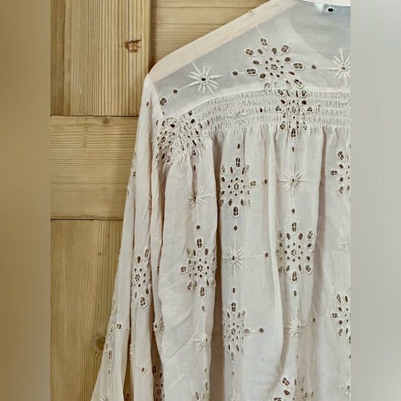 ZARA eyelet blouse - Picture 4 of 7